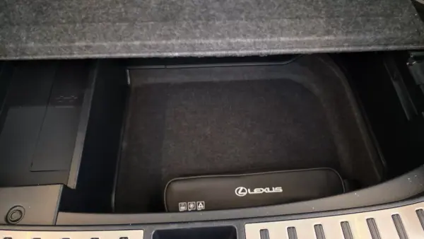 Lexus NX 300h 2018 - 31900 EUR, 78634 km - AUTO.MOTO.pt - 78634km - foto 25 de 65