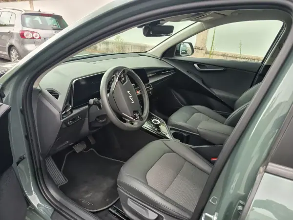 Kia Niro EV 2024 - 27990 EUR, 57400 km - AUTO.MOTO.pt - 57400km - foto 15 de 20