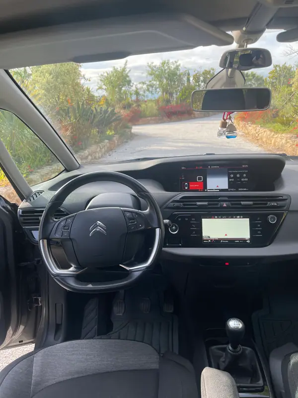 Citroën C4 Grand Picasso 2018 - 8000 EUR, 224000 km - AUTO.MOTO.pt - 224000km - foto 12 de 15