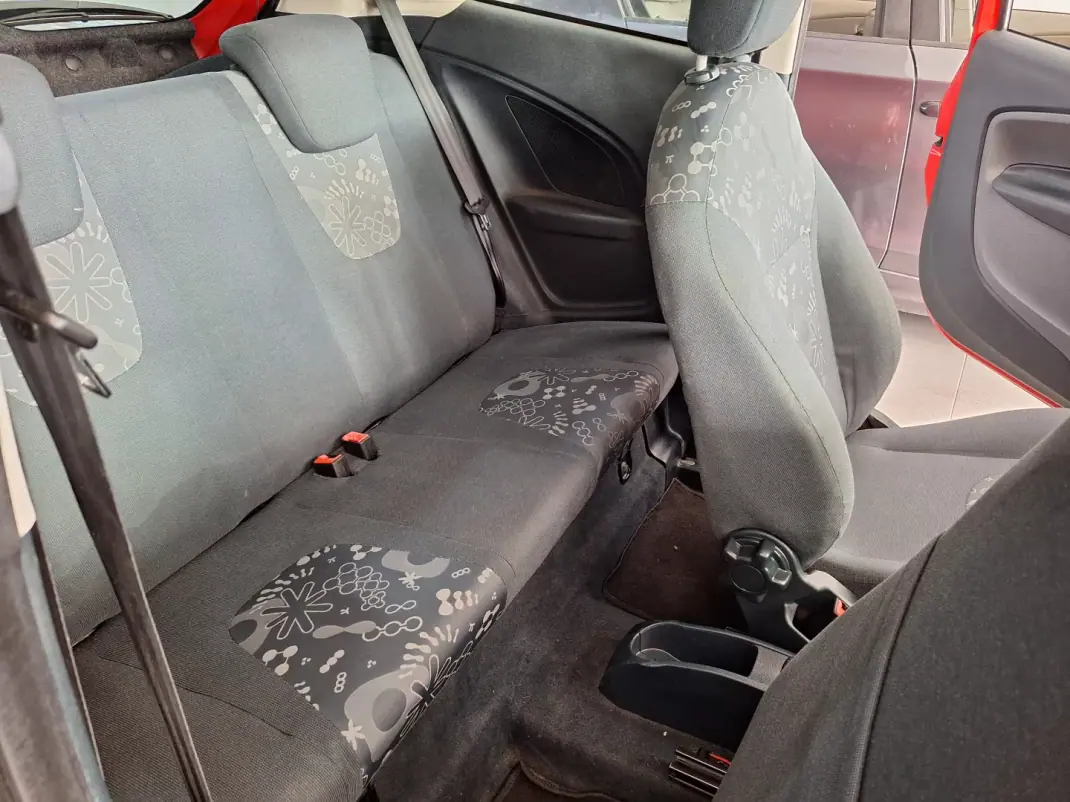 Ford KA 2014 - 5900 EUR, 163414 km - AUTO.MOTO.pt - 163414km - foto 4 de 12