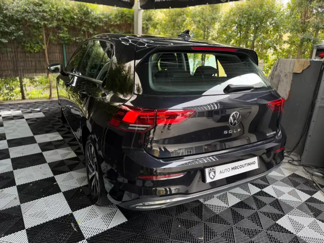 Volkswagen Golf 2021 - 21500 EUR, 96839 km - AUTO.MOTO.pt - 96839km - foto 15 de 38