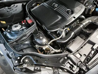 Mercedes-Benz E 250 2013 - 12950 EUR, 369000 km - AUTO.MOTO.pt - 369000km - foto 39 de 41