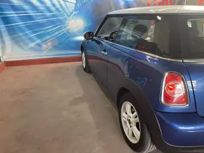 MINI One 2011 - 8500 EUR, 230000 km - AUTO.MOTO.pt - 230000km - foto 19 de 35