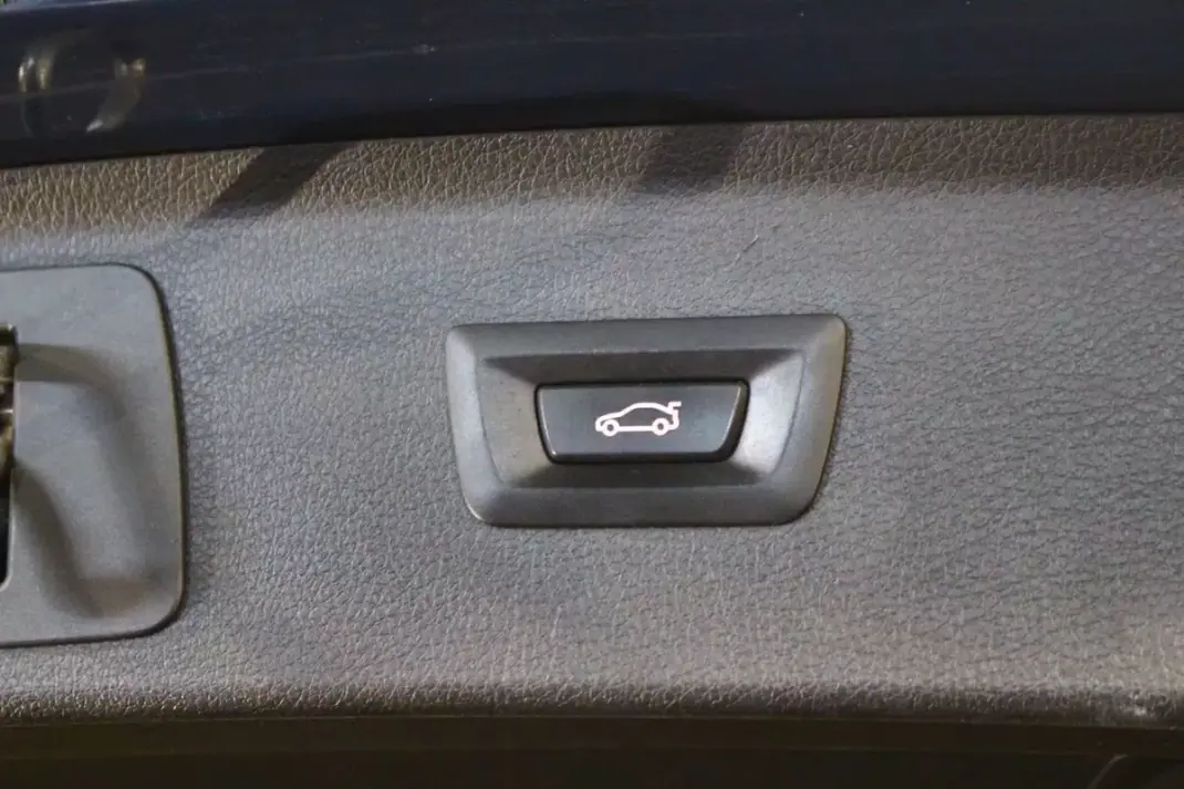 BMW 218 Active Tourer 2015 - 18250 EUR, 66000 km - AUTO.MOTO.pt - 66000km - foto 21 de 30