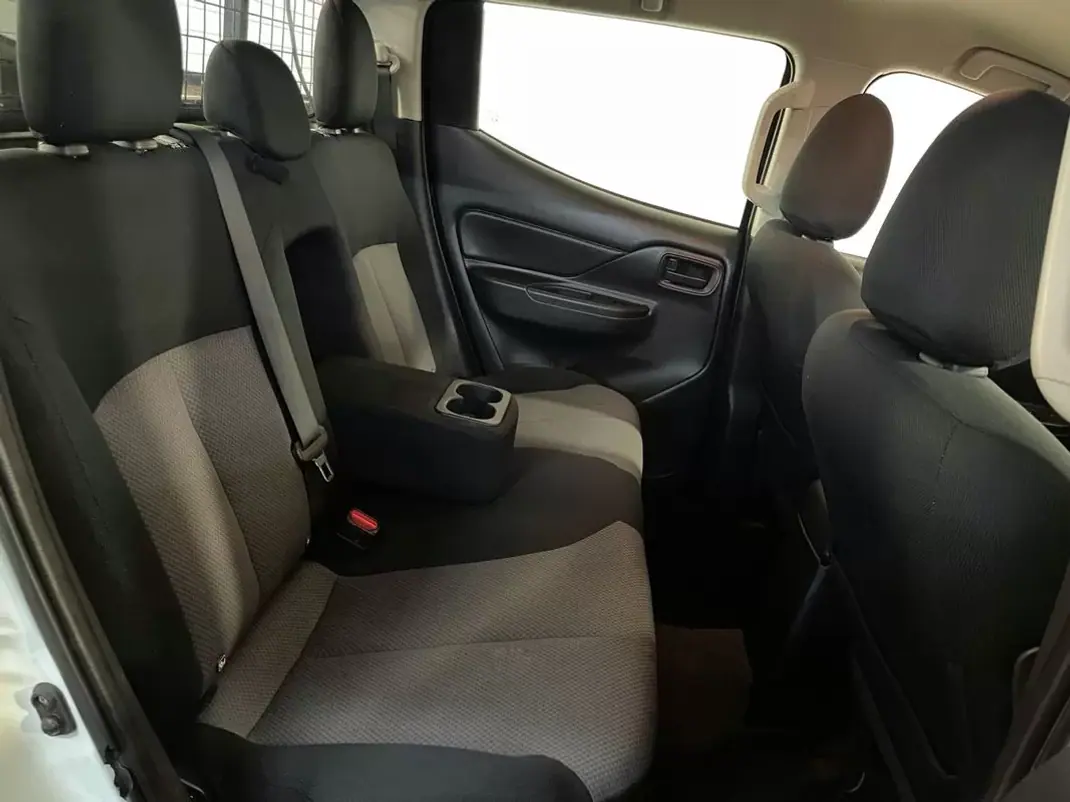 Mitsubishi L200 2022 - 32500 EUR, 31000 km - AUTO.MOTO.pt - 31000km - foto 17 de 26