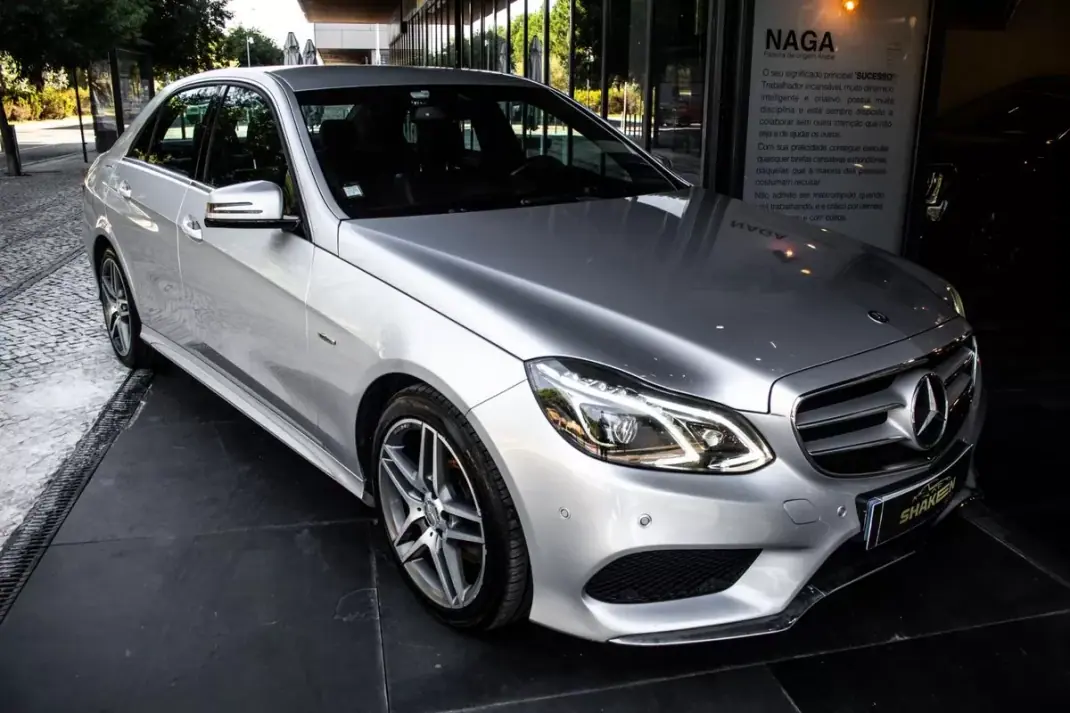 Mercedes-Benz E 250 2016 - 23750 EUR, 215762 km - AUTO.MOTO.pt - 215762km - foto 6 de 39