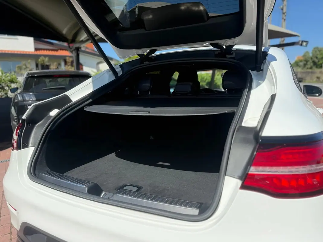 Mercedes-Benz GLC 250 2018 - 34000 EUR, 262000 km - AUTO.MOTO.pt - 262000km - foto 11 de 14