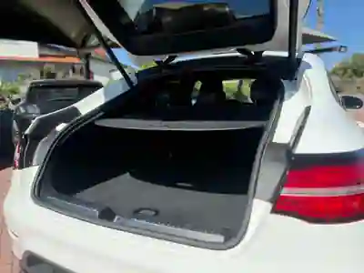 Mercedes-Benz GLC 250 2018 - 34000 EUR, 262000 km - AUTO.MOTO.pt - 262000km - foto 11 de 14