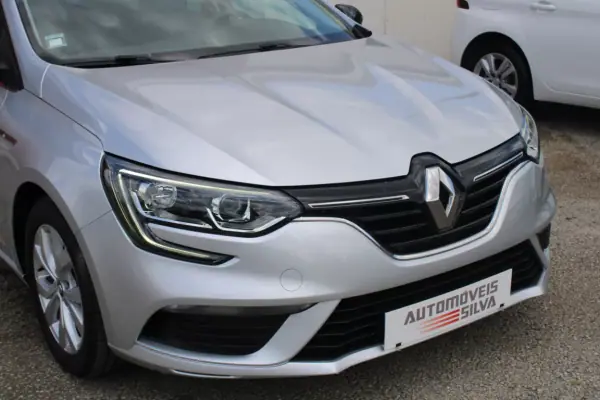Renault Mégane 2020 - 13990 EUR, 180000 km - AUTO.MOTO.pt - 180000km - foto 8 de 29