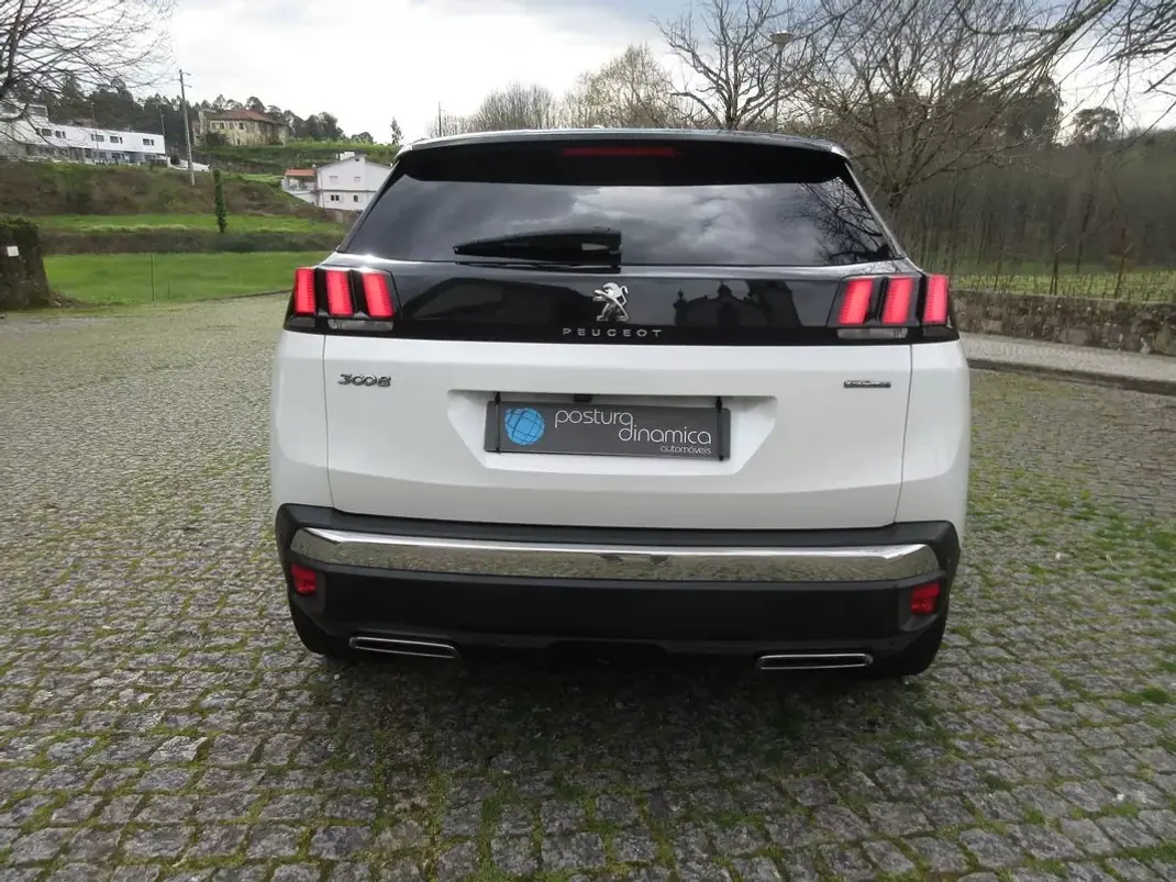 Peugeot 3008 2017 - 16990 EUR, 209000 km - 209000km - foto 8 de 48