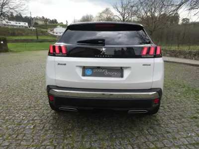 Peugeot 3008 2017 - 16990 EUR, 209000 km - AUTO.MOTO.pt - 209000km - foto 8 de 48