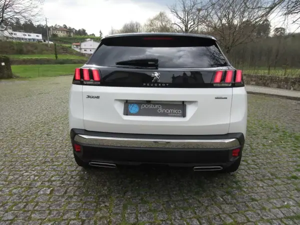 Peugeot 3008 2017 - 16990 EUR, 209000 km - AUTO.MOTO.pt - 209000km - foto 8 de 48