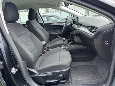 Ford Focus 2018 - 10900 EUR, 100000 km - AUTO.MOTO.pt - 100000km - foto 50 de 56