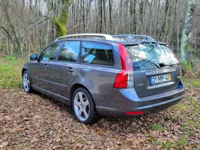 Volvo V50 2012 - 8950 EUR, 155400 km - AUTO.MOTO.pt - 155400km - foto 8 de 27