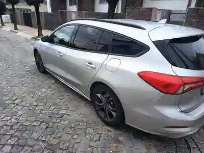 Ford Focus SW 2019 - 15500 EUR, 95000 km - AUTO.MOTO.pt - 95000km - foto 4 de 5
