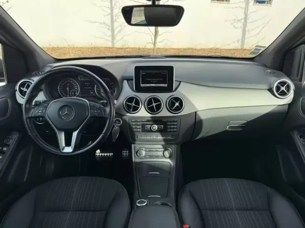 Mercedes-Benz B 200 2013 - 10950 EUR, 210000 km - 210000km - foto 15 de 26