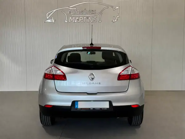 Renault Mégane 2014 - 5990 EUR, 325267 km - AUTO.MOTO.pt - 325267km - foto 10 de 20