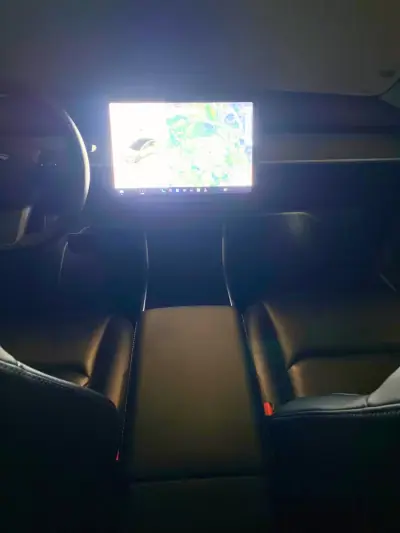 Tesla Model 3 2020 - 29900 EUR, 108726 km - AUTO.MOTO.pt - 108726km - foto 27 de 36