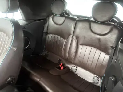 MINI Cooper 2015 - 12990 EUR, 178135 km - AUTO.MOTO.pt - 178135km - foto 8 de 11