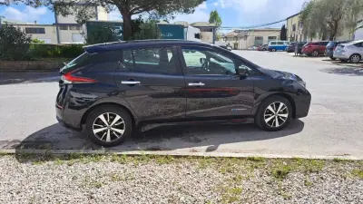 Nissan Leaf 2018 - 12890 EUR, 62000 km - AUTO.MOTO.pt - 62000km - foto 16 de 45