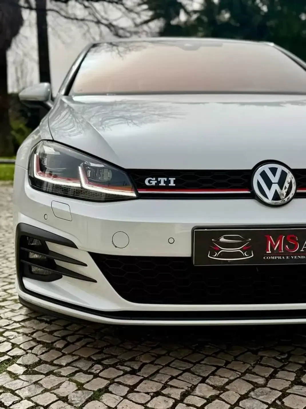 Volkswagen Golf 2017 - 23990 EUR, 87650 km - AUTO.MOTO.pt - 87650km - foto 31 de 38