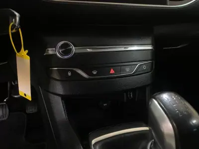 Peugeot 308 2018 - 13900 EUR, 114000 km - 114000km - foto 16 de 19