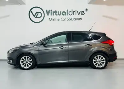Ford Focus 2015 - 9750 EUR, 182000 km - AUTO.MOTO.pt - 182000km - foto 11 de 49