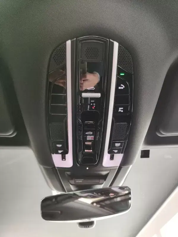 Porsche Cayenne 2020 - 74500 EUR, 67300 km - AUTO.MOTO.pt - 67300km - foto 40 de 40