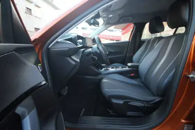 Peugeot e-2008 2020 - 19450 EUR, 54000 km - AUTO.MOTO.pt - 54000km - foto 15 de 41