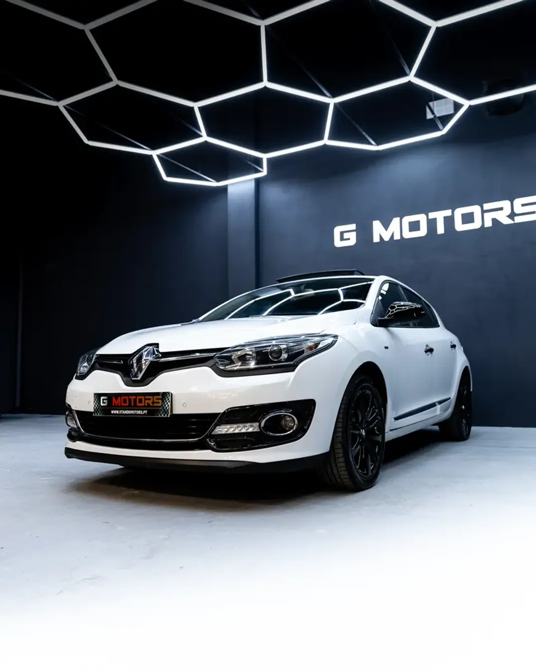 Renault Mégane 2014 - 9500 EUR, 220000 km - AUTO.MOTO.pt - 220000km - foto 4 de 28