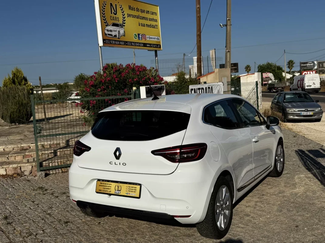Renault Clio 2021 - 16400 EUR, 88000 km - AUTO.MOTO.pt - 88000km - foto 3 de 20