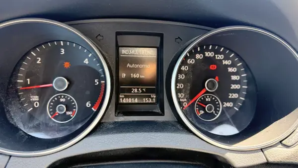 Volkswagen Golf 2010 - 8950 EUR, 141014 km - AUTO.MOTO.pt - 141014km - foto 22 de 43