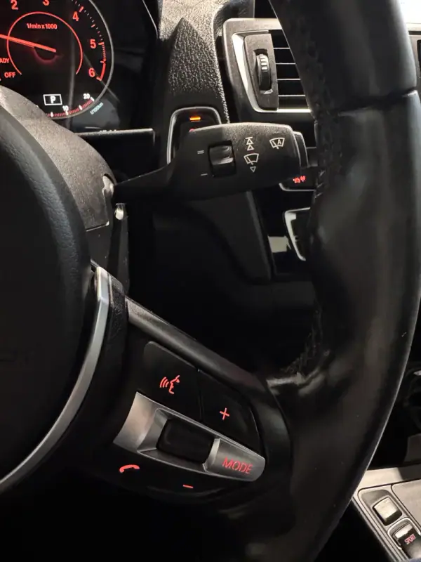 BMW 218 2015 - 23500 EUR, 133800 km - AUTO.MOTO.pt - 133800km - foto 29 de 59