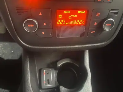 Fiat Punto 2018 - 8500 EUR, 105000 km - AUTO.MOTO.pt - 105000km - foto 33 de 41