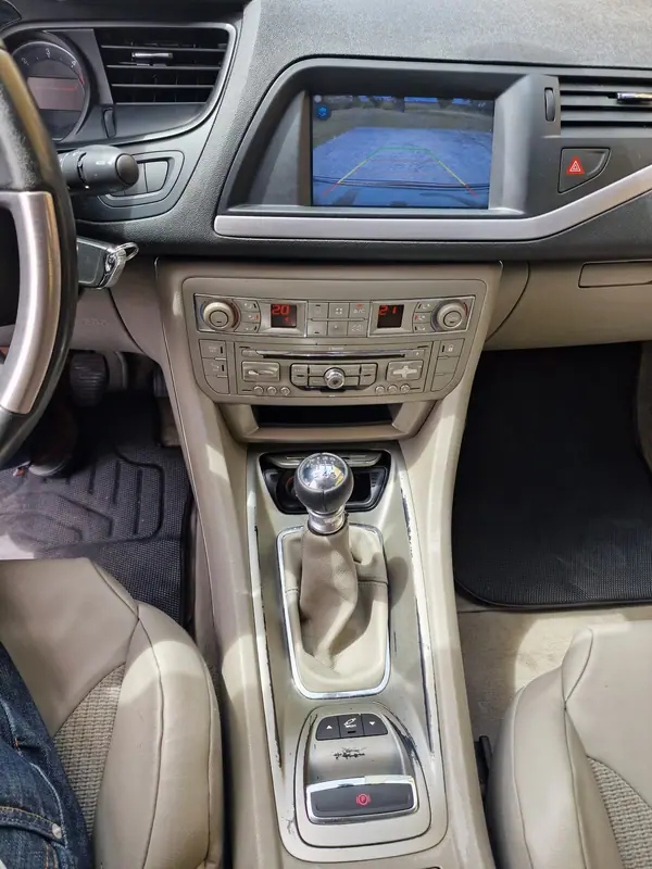 Citroën C5 2010 - 5800 EUR, 286000 km - AUTO.MOTO.pt - 286000km - foto 8 de 15