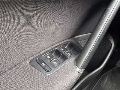 Volkswagen Golf Variant 2017 - 12900 EUR, 151000 km - AUTO.MOTO.pt - 151000km - foto 16 de 25