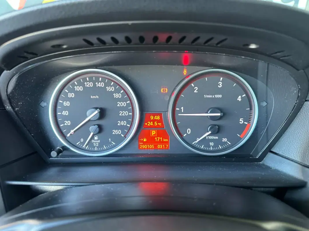 BMW 520 2009 - 8900 EUR, 290100 km - 290100km - foto 19 de 36