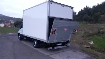 Iveco Daily 35 S14 2.3 D PLATAFORMA 2017 - 22500 EUR, 212340 km - AUTO.MOTO.pt - 212340km - foto 8 de 17