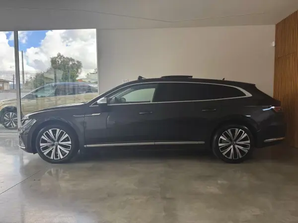 Volkswagen Arteon Shooting Brake 2021 - 23500 EUR, 168600 km - AUTO.MOTO.pt - 168600km - foto 17 de 144