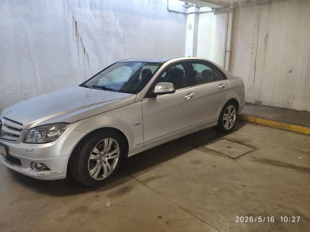 Mercedes-Benz C 220 2008 - 12500 EUR, 110000 km - AUTO.MOTO.pt - 110000km - foto 4 de 5