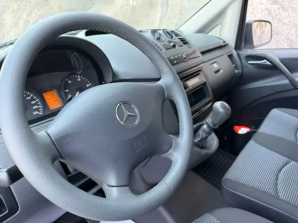 Mercedes-Benz Vito 2011 - 19500 EUR, 147000 km - AUTO.MOTO.pt - 147000km - foto 11 de 13