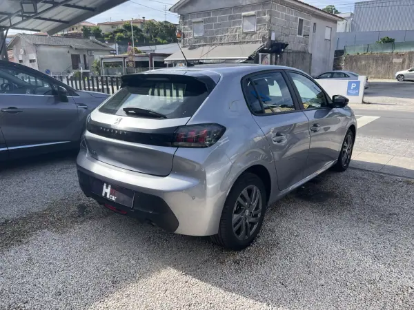 Peugeot 208 2022 - 15250 EUR, 59300 km - AUTO.MOTO.pt - 59300km - foto 6 de 19