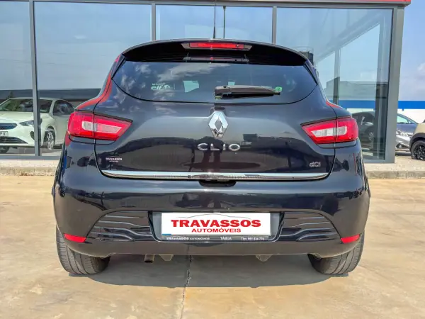 Renault Clio 2016 - 10900 EUR, 119999 km - AUTO.MOTO.pt - 119999km - foto 3 de 14