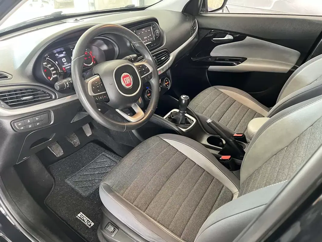 Fiat Tipo Sedan 2016 - 8600 EUR, 147438 km - 147438km - foto 6 de 22