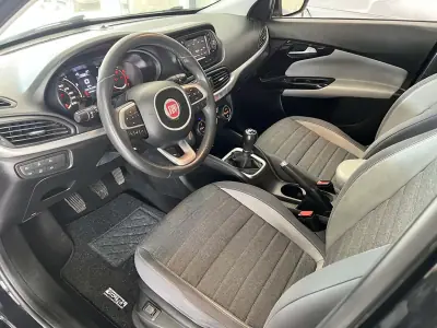 Fiat Tipo Sedan 2016 - 8600 EUR, 147438 km - 147438km - foto 6 de 22