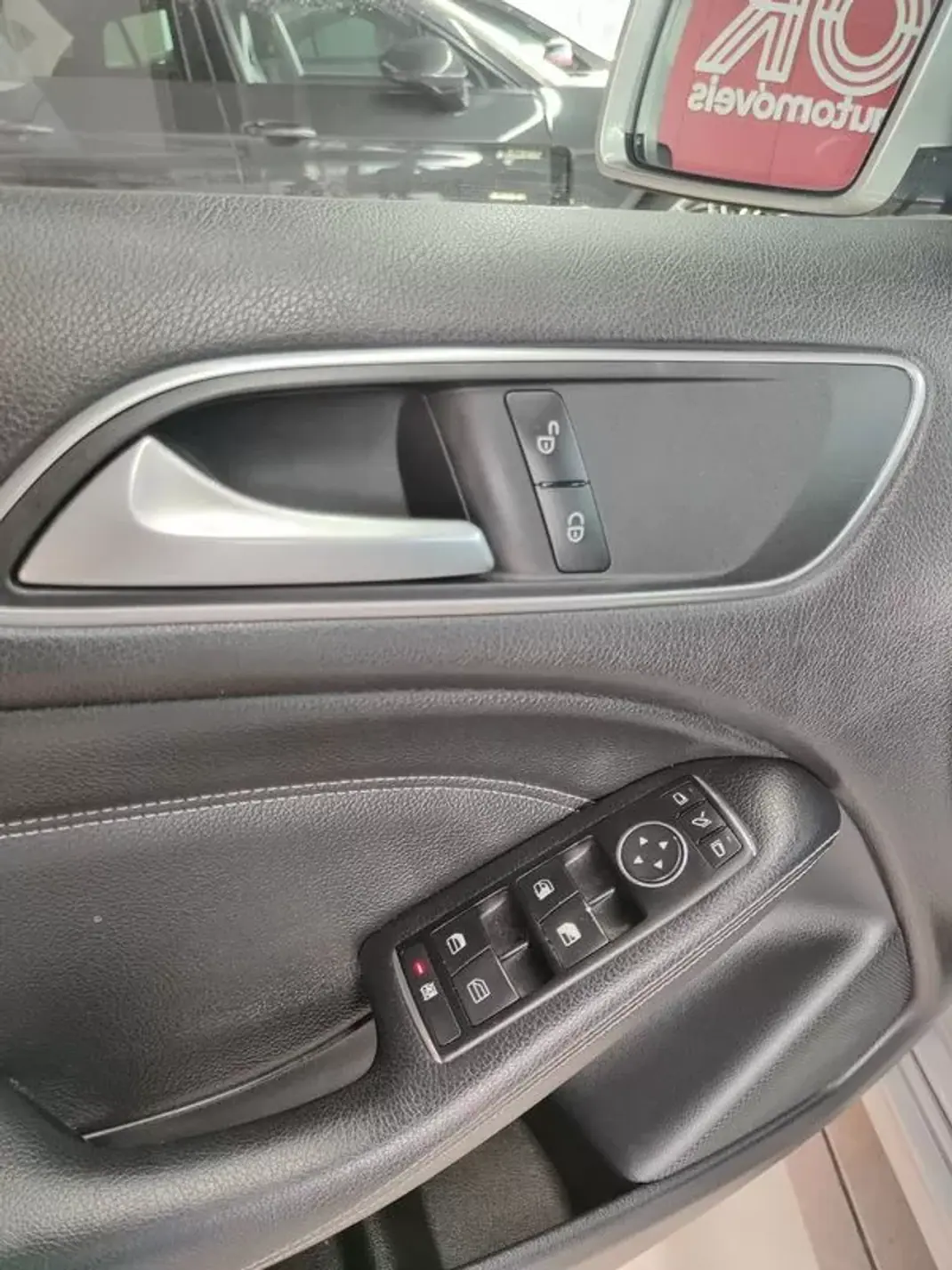 Mercedes-Benz B 180 2012 - 10950 EUR, 220000 km - AUTO.MOTO.pt - 220000km - foto 22 de 32