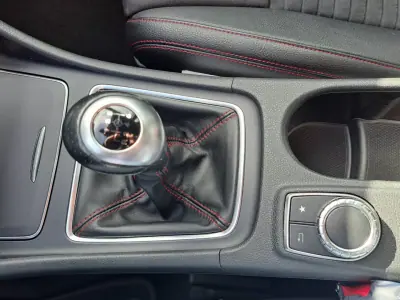 Mercedes-Benz A 180 2016 - 16250 EUR, 208525 km - AUTO.MOTO.pt - 208525km - foto 37 de 42