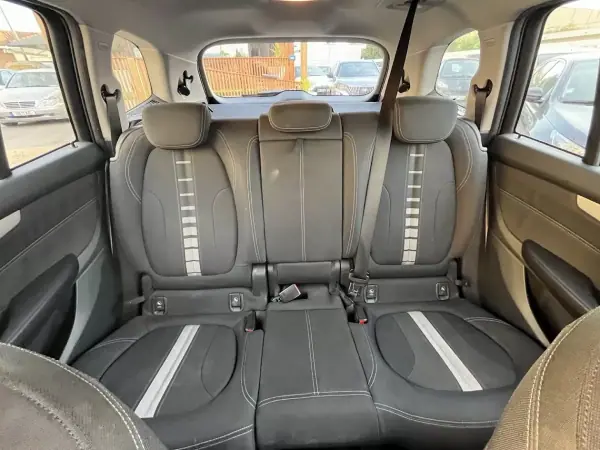BMW 218 Gran Tourer 2016 - 15950 EUR, 200000 km - AUTO.MOTO.pt - 200000km - foto 32 de 51