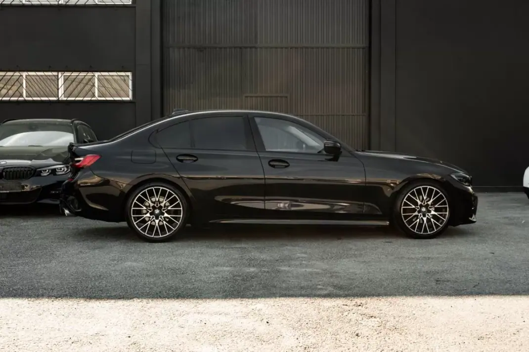 BMW 320 2019 - 27900 EUR, 112209 km - AUTO.MOTO.pt - 112209km - foto 6 de 26