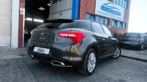 Citroën DS5 2014 - 10500 EUR, 188000 km - AUTO.MOTO.pt - 188000km - foto 16 de 17